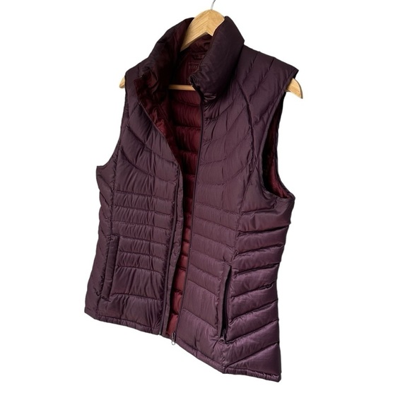 Bernardo Goose Down Burgundy Puffer Quilted Vest, Medium - Picture 4 of 6